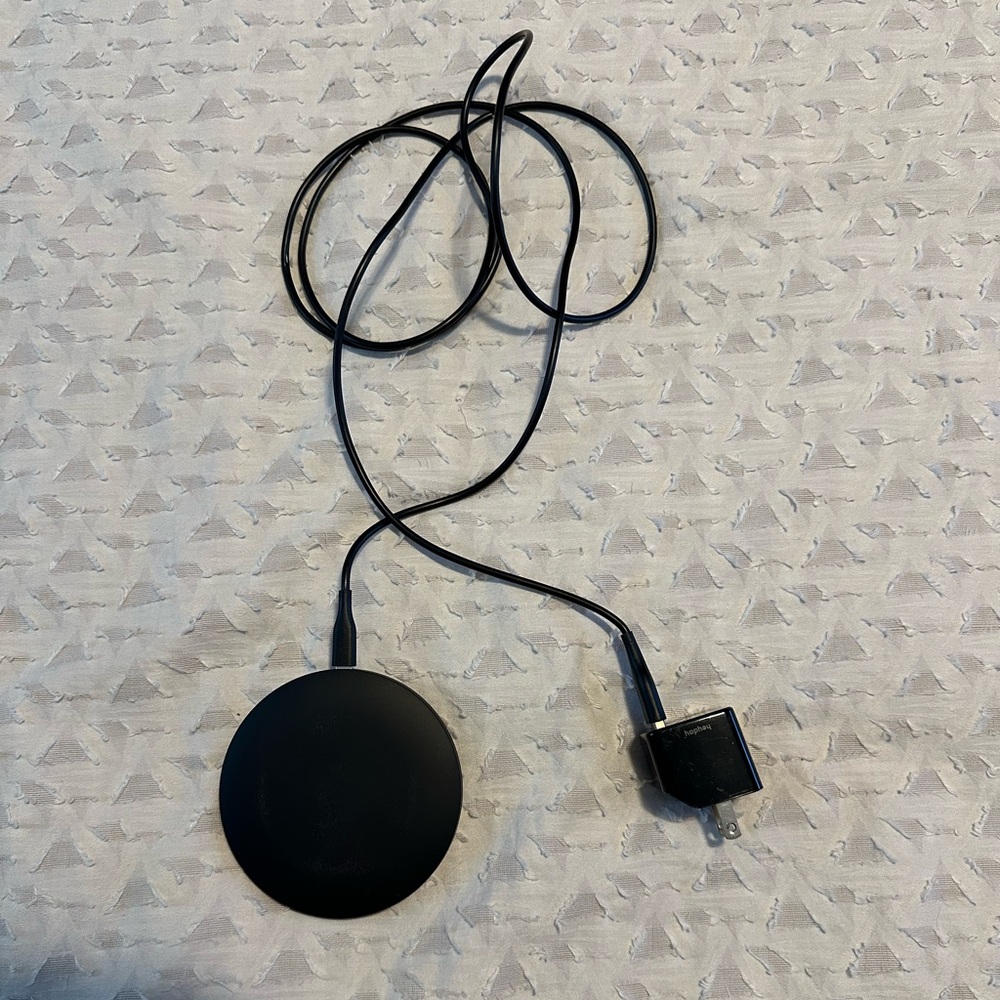 Heyday Black Wireless Charging Pad iPhone charger